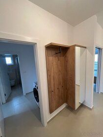 Ponúkame Vám na predaj zariadený 4 izbový apartmán v novo po