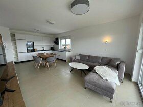 Ponúkame Vám na predaj zariadený 4 izbový apartmán v novo po