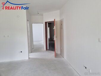 Ponúkame na predaj 2i apartmán v apartmánovom dome v lokalit