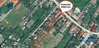 Ponúkame na predaj rodinný dom s rozsiahlou parcelou v centr