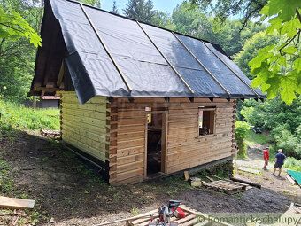 Dve dreveničky( pôvodná vedená ako rodinný dom) a úplne nová