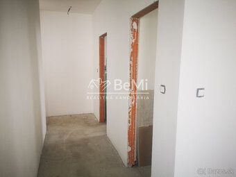 Typ: Rodinný dom Ulica: žiharec Obec: Žihárec
 
!!! ZNÍŽENÁ 