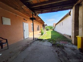 Predám rodinný dom priamo v HLOHOVCI ( ulica Čulenova ), na 