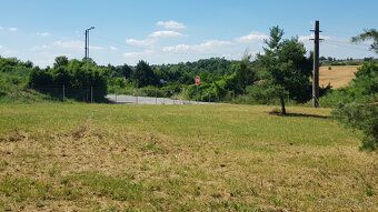 Ponúkame Vám na predaj pozemok - pre rodinné domy Nitra, Šúd