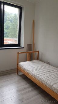 Ponúkame Vám na predaj bytový dom Vyhne, Pri kúpalisku. Ploc