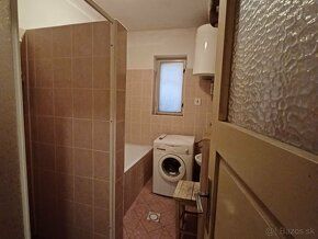 Ponúkam na predaj rodinný dom v obci Plášťovce v zachovalom 