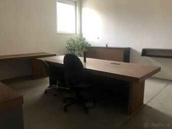 Popis objektu :
- Úžitková plocha od 430 m2. - Výška stropu:
