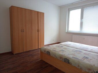 Ponuka - na predaj priestranný a svetlý 2 izbový byt s balkó