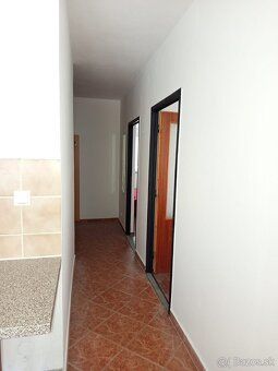 Ponuka - na predaj priestranný a svetlý 2 izbový byt s balkó