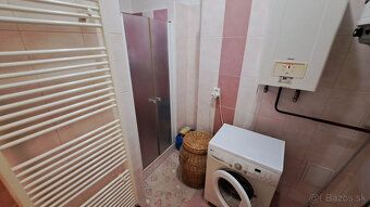 Ako majiteľ ponúkam na predaj 2,5 izbový byt v pôvodnom stav