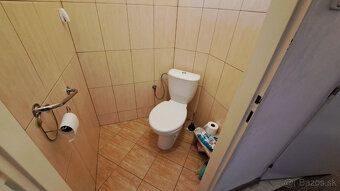 Ako majiteľ ponúkam na predaj 2,5 izbový byt v pôvodnom stav