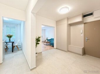 Ponúkame na predaj nadštandardne zrekonštruovaný 3-izbový by