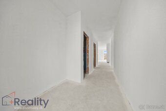 Realitná kancelária PLUS REALITY Vám ponúka priestranný rodi