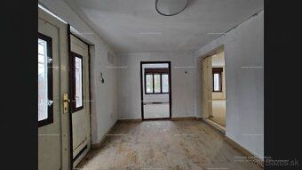 Čiastočne zrekonštruovaný rodinný dom na predaj vo Varbóc, s