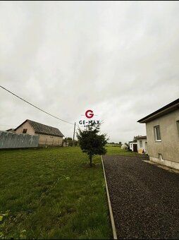 ID: 245 E-MAX Reality Vám ponúka na predaj priestranný rodin