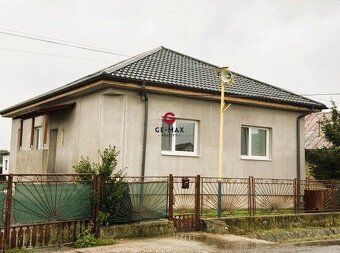 ID: 245 E-MAX Reality Vám ponúka na predaj priestranný rodin