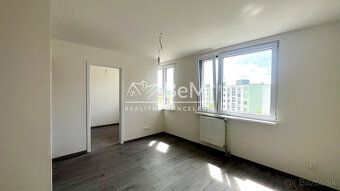039-111-BEBR
Na predaj 1 izbový priestranný byt, kompletne z