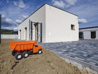 Rodinné domy - novostavby Záblatie
Popis: Na predaj novostav