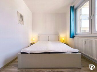 Moderný 2-izbový byt s balkónom, 2x klimatizáciou a garážový
