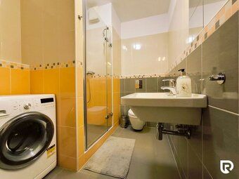 Moderný 2-izbový byt s balkónom, 2x klimatizáciou a garážový