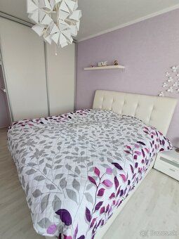 ID 3199 Predaj: 2 izbový byt, centrum Predáme zariadený 2 iz