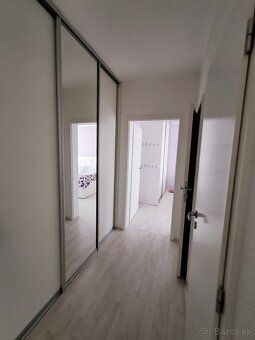 ID 3199 Predaj: 2 izbový byt, centrum Predáme zariadený 2 iz