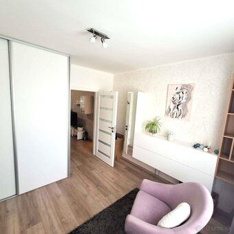 Ponúkam vám na predaj kompletne prerobený 3 izbový byt 2 min