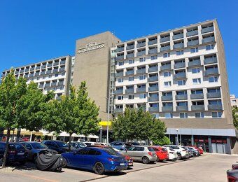 Prenájom dvojkancelárie o výmere 50 m2 v Hoteli Bratislava n