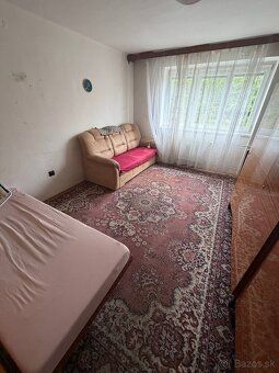Ponúkame na prenájom 2-izbový byt v Prievidzi na ulici Rasti