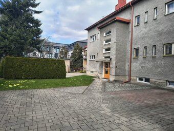 Ponúkame na prenájom veľký 3 - izbový byt o výmere 79 m2 ( ú