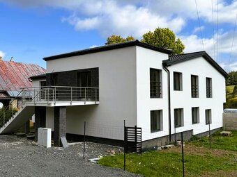 Ak hľadáte 4-izbový byt s vlastným parkovacím miestom, vlast