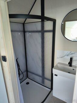 Ponúkam na predaj úplne sebestačný ,, off grid ,, tiny house