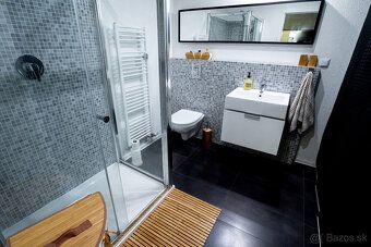 Ponúkam na predaj moderný 2-izbový byt na Železničnej ulici 