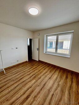 🏡Ponúkame na predaj kvalitne postavený, moderný a nadštandar