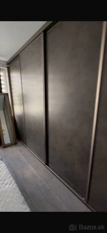 Ponúkam na predaj priestranný 3-izbový byt o výmere 74 m² s 