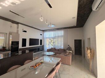 Realitná kancelária Byvo Bratislava ponúka na predaj:
Luxusn