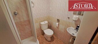 Ponúkame Vám exkluzívne na predaj tehlový rodinný dom vo Vrú