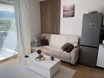 Od 1.8. Plne vybaveny moderny Slnecny dvor 2 plus parking