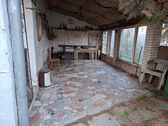 Pozemok o rozlohe 1000m2, záhrada, pivnica, prístavba Žiadne