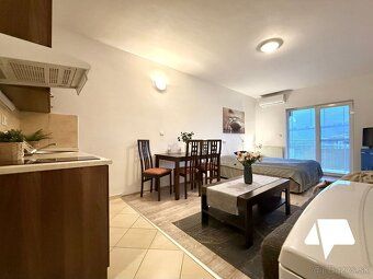 Exkluzívne ponúkame na predaj kompletne zariadený apartmán o