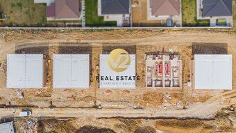 Stanislava Hoppe +421 910 318 899 e-mail: stanka.hoppe@v2rea