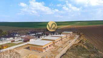 Stanislava Hoppe +421 910 318 899 e-mail: stanka.hoppe@v2rea