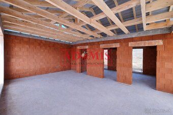 Ponúkame vám na predaj pekný, komfortný nový bungalov 4izbov