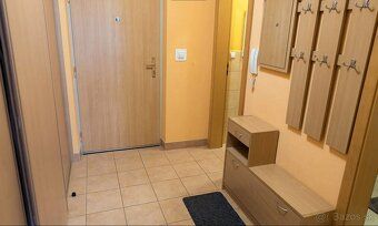 Ponúkame Vám na predaj zariadenú garsónku s rozlohou 31 m2 n