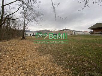 Typ: Pozemky - bývanie Ulica: Majerská Obec: Štitáre
ID 445-