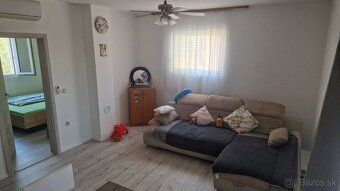 DADOT ponúka na predaj pekný moderný apartmán. Dispozične sa