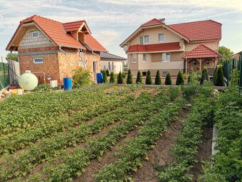 Ponúkam na predaj túto NOVOSTAVBU v obci Ratkovce. Dom sa na