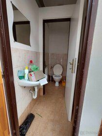 🏢 Na predaj rodinný dom / komerčný objekt – Levice, centrum
