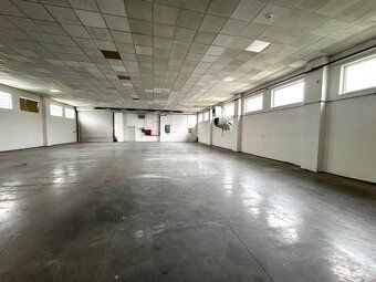 Ponúkame Vám na predaj murovanú halu -skład o výmere 441 m2 