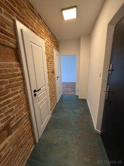 Ponúkam na dlhodobý prenájom krásny kompletne zrekonštruovan